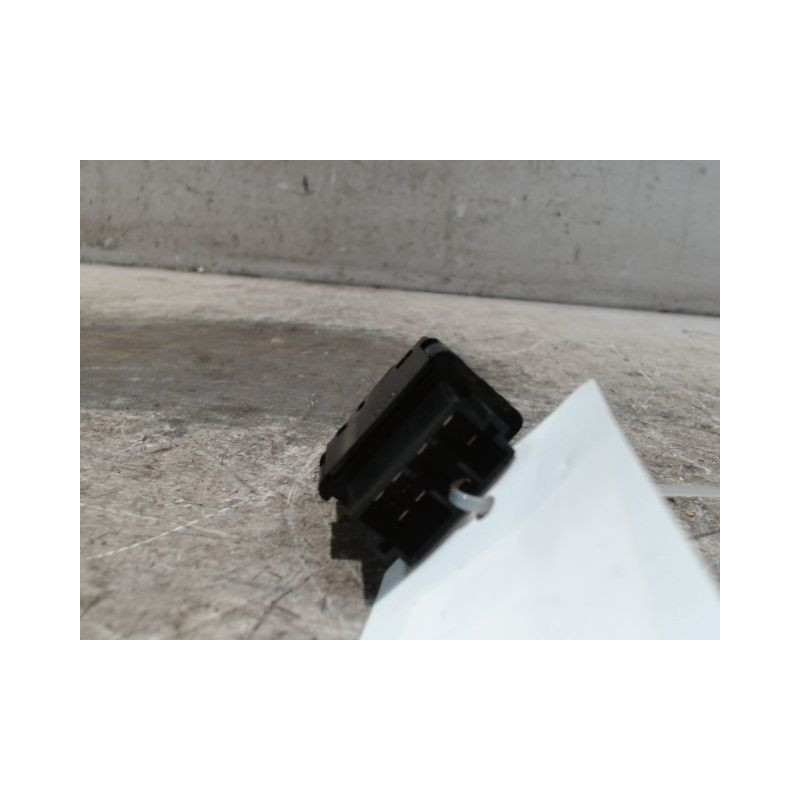 COMMANDE LEVE-GLACE PORTE ARD PEUGEOT 206 5P
