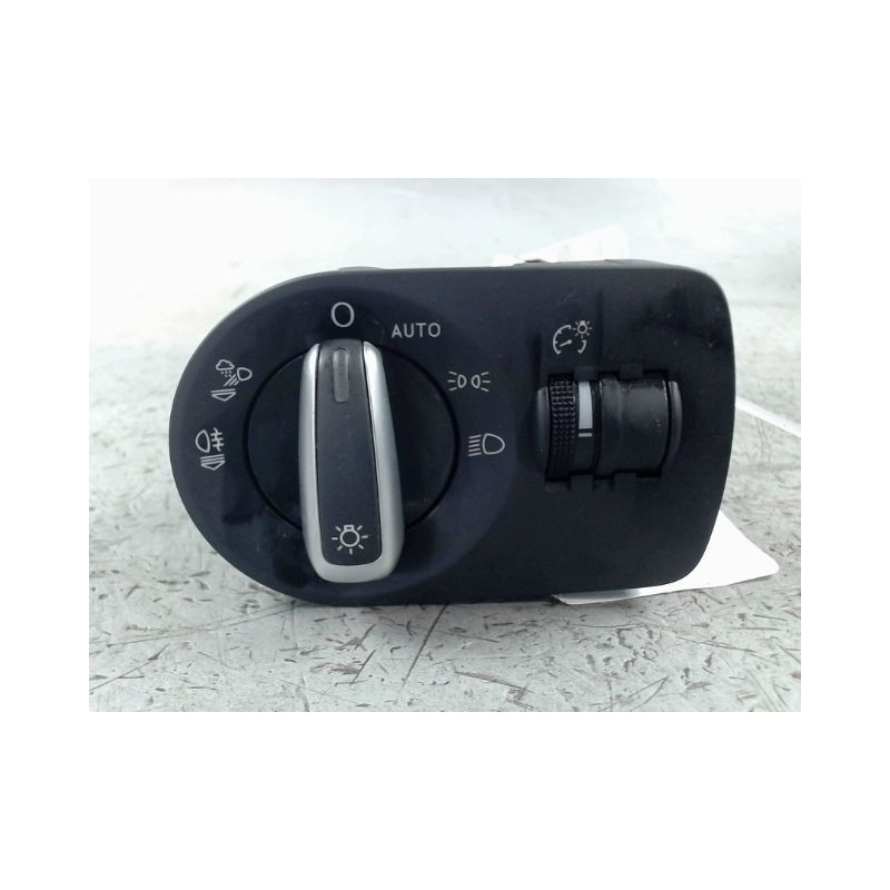 COMMANDE ECLAIRAGE AUDI Q3