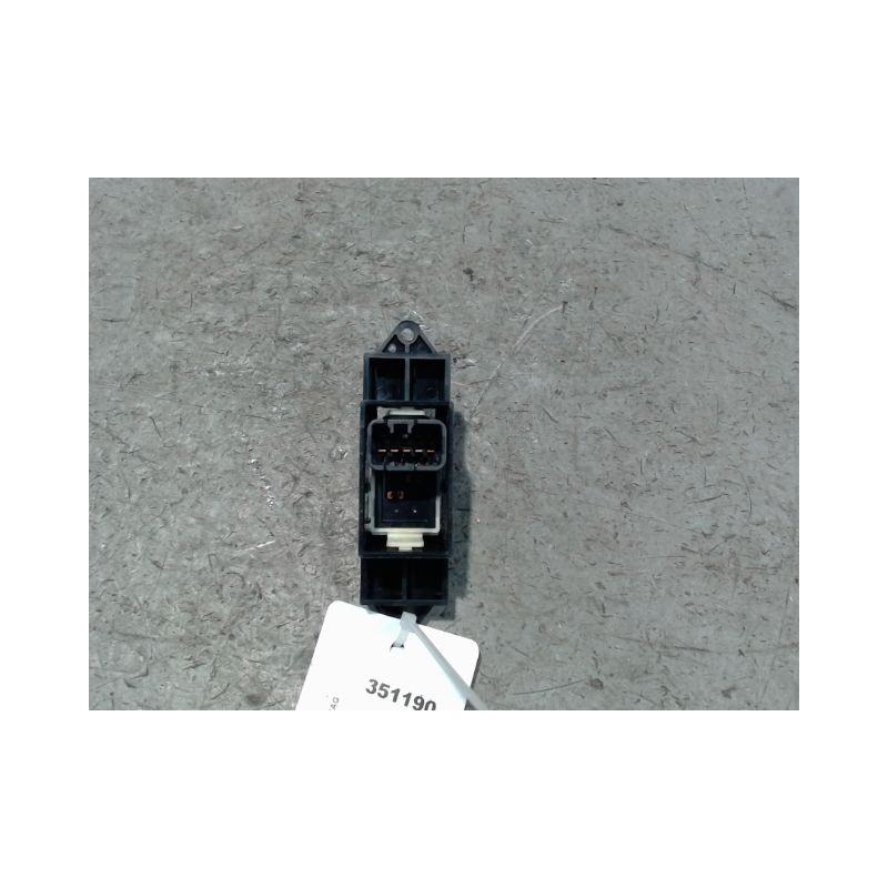 COMMANDE LEVE-GLACE PORTE AVD PEUGEOT 4008