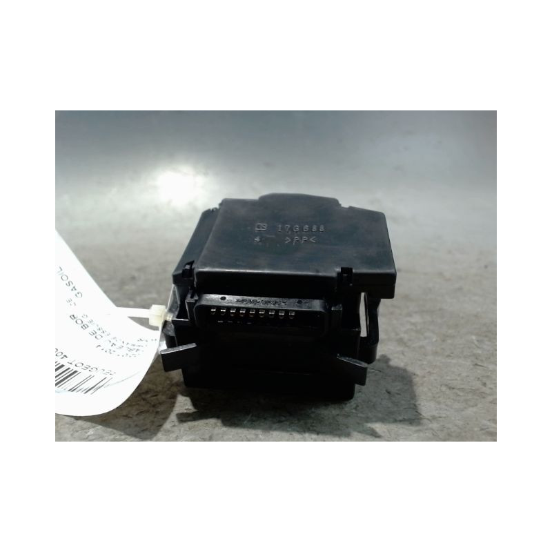 COMMANDE ESSUIE GLACE PEUGEOT 4008