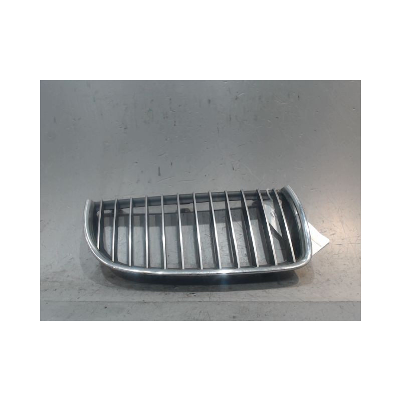 GRILLE CALANDRE DROIT B.M.W. SERIE 3