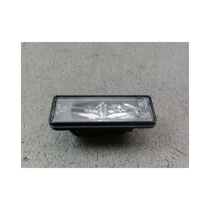 ECLAIREUR PLAQUE DE POLICE DROIT PEUGEOT 3008 2009-
