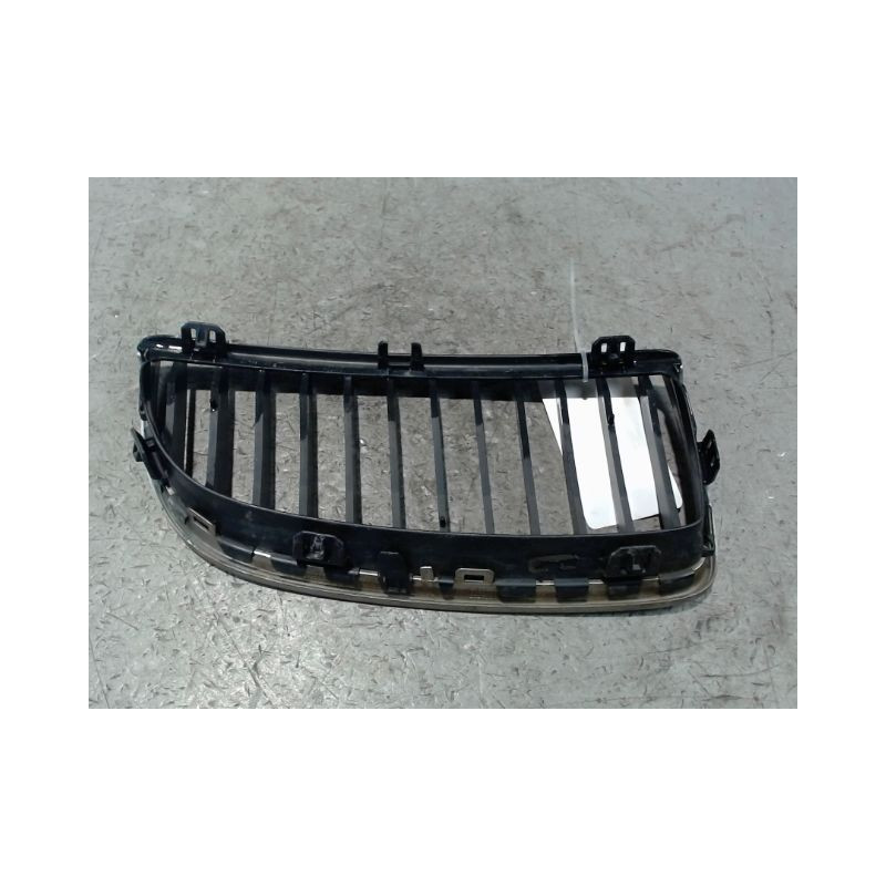 GRILLE CALANDRE GAUCHE BMW SERIE 3 TOURING (E91)