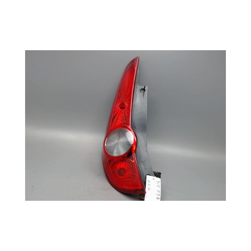 FEU ARRIERE GAUCHE  OPEL AGILA