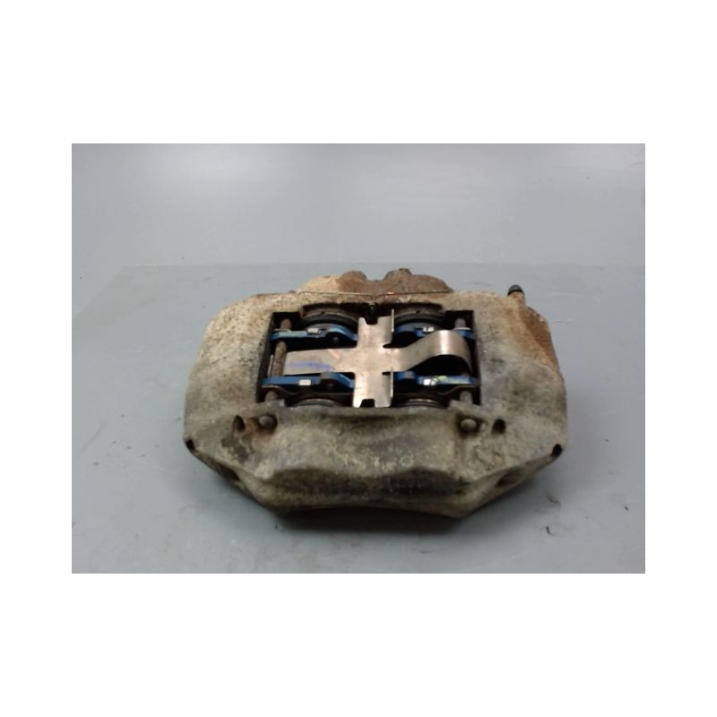 ETRIER DE FREIN AVANT DROIT TOYOTA HILUX SIMPLE CABINE 2006-