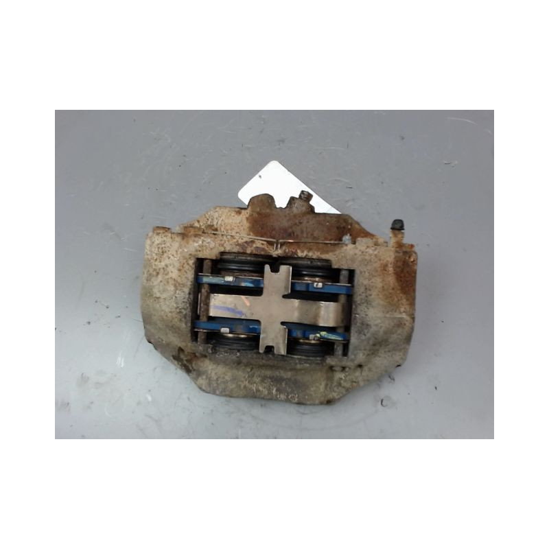 ETRIER DE FREIN AVANT DROIT TOYOTA HILUX SIMPLE CABINE 2006-