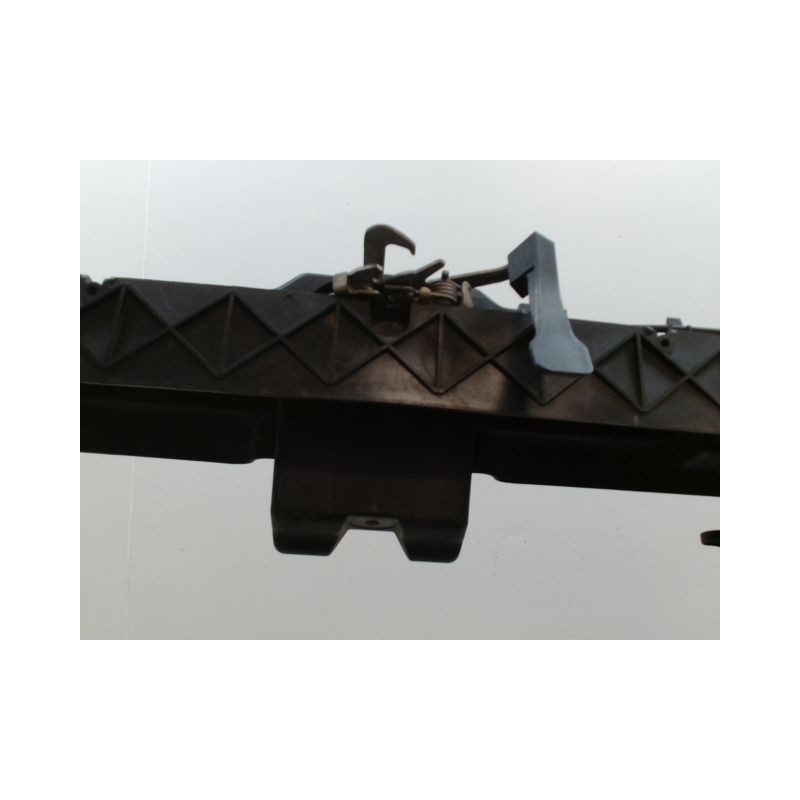 TRAVERSE SUPERIEURE ARMATURE AVANT PEUGEOT 5008 MONOSP. I Phase 1 2009-2013