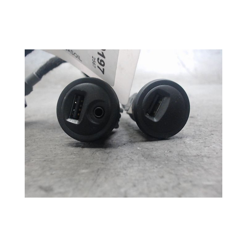 PORT USB/AUX PEUGEOT 208