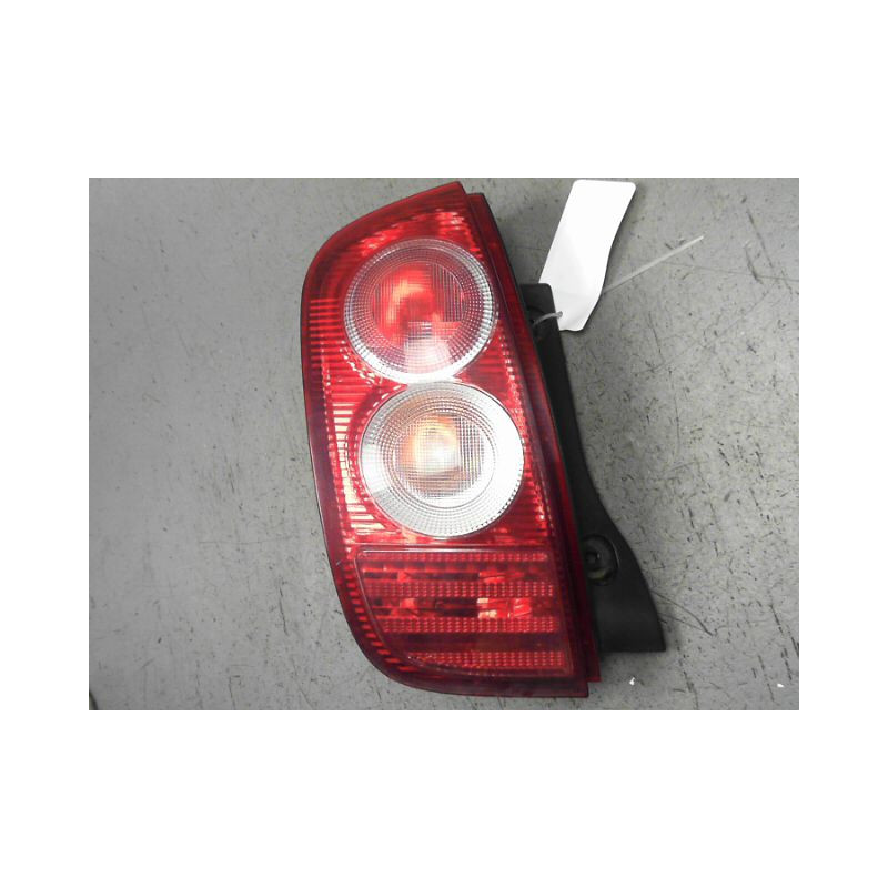 FEU ARRIERE GAUCHE  NISSAN MICRA 2003-2005