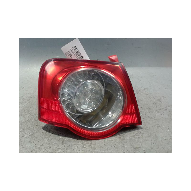 FEU ARRIERE GAUCHE  VOLKSWAGEN PASSAT 2005-