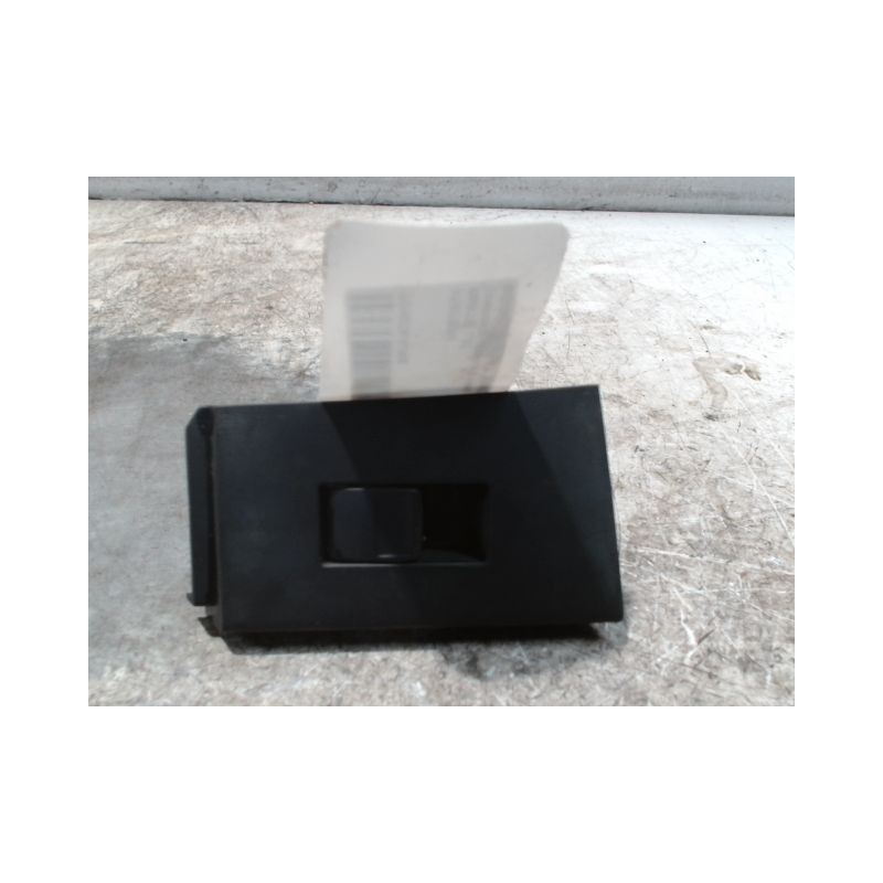 COMMANDE LEVE-GLACE PORTE ARG TOYOTA AURIS 2010-