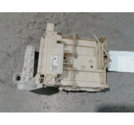 PLATINE FUSIBLE HABITACLE