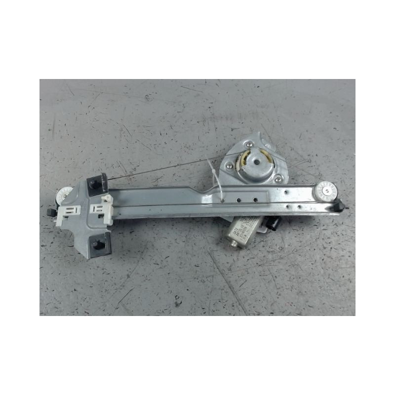 MECANISME+MOTEUR LEVE-GLACE ARRIERE DROIT DACIA SANDERO 2008-