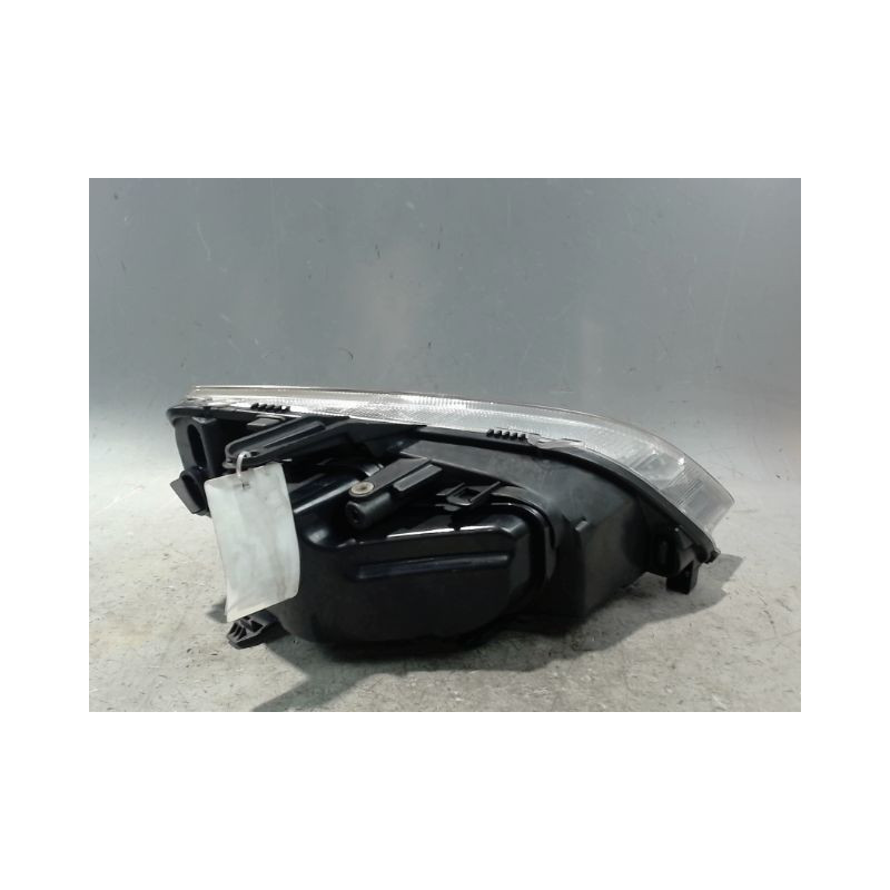 PHARE GAUCHE FORD FOCUS 98-04