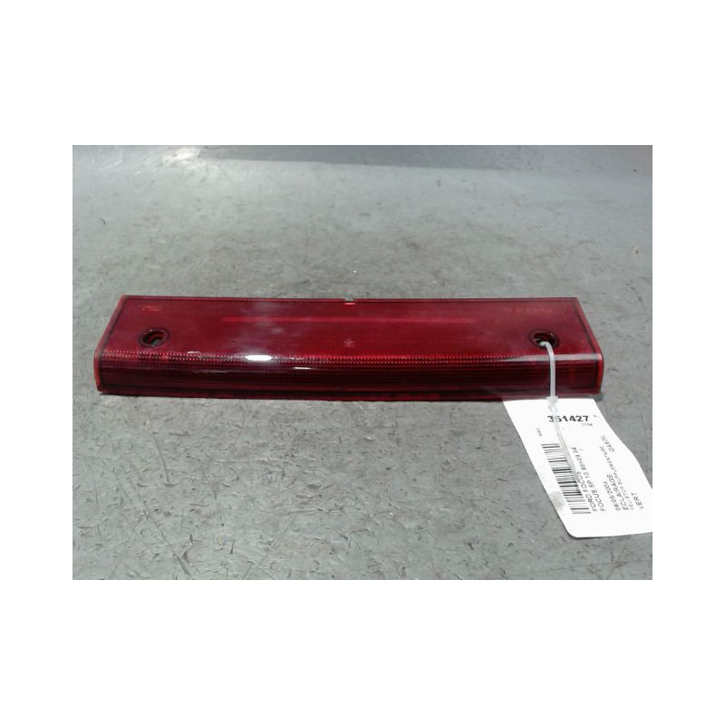 FEUX STOP SUPPLEMENTAIRE FORD FOCUS 98-04