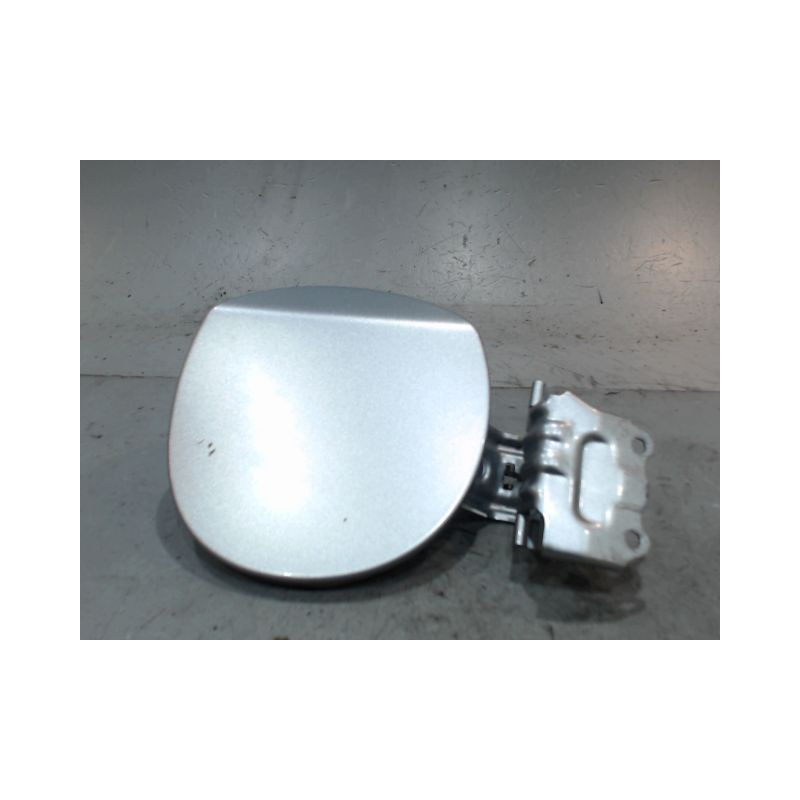 VOLET DE TRAPPE CARBURANT TOYOTA YARIS CRO