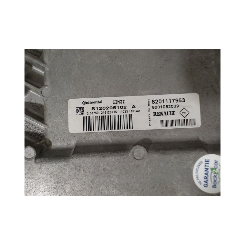 CALCULATEUR MOTEUR DACIA SANDERO