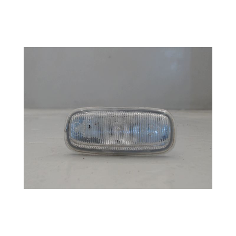 REPETITEUR AILE GAUCHE AUDI A2