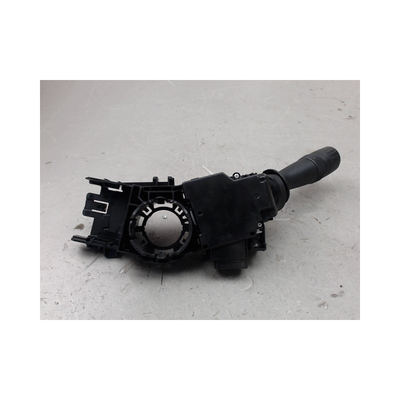 COMMANDE CLIGNOTANT TOYOTA AURIS