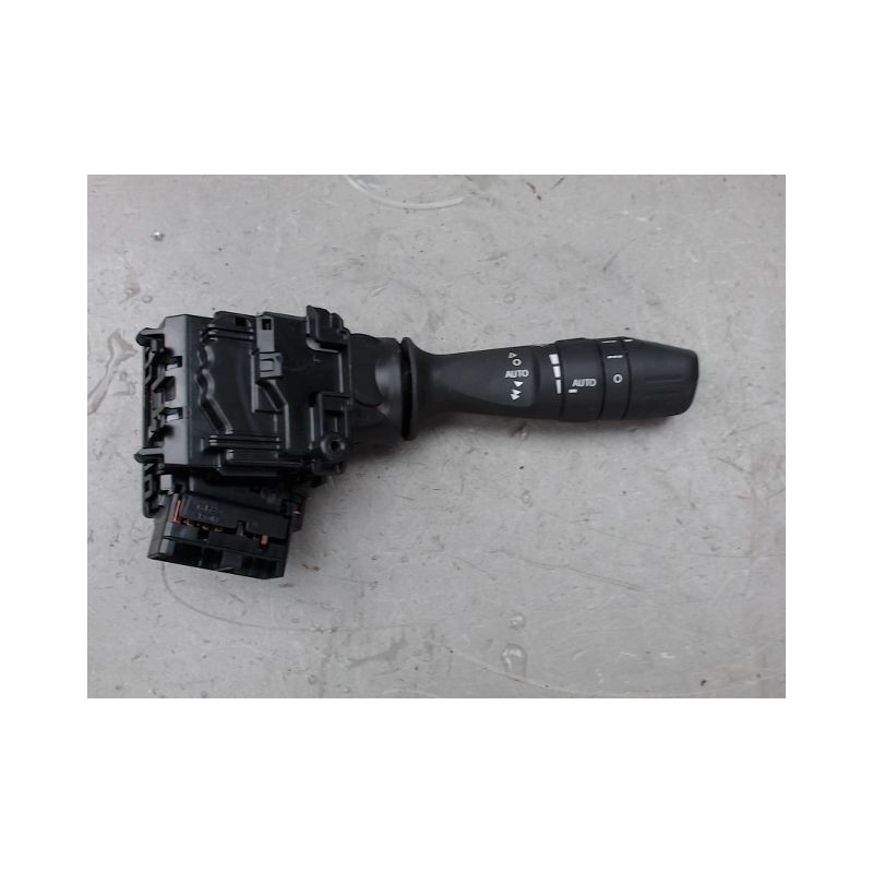 COMMANDE ESSUIE GLACE TOYOTA AURIS