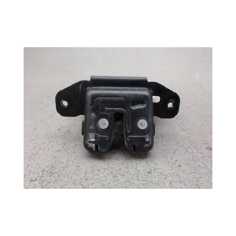 SERRURE HAYON  TOYOTA AURIS