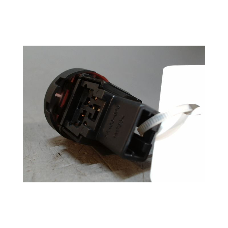 BOUTON DE WARNING NISSAN JUKE