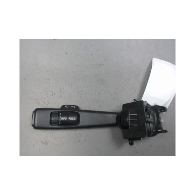 COMMANDE CLIGNOTANT VOLVO V50