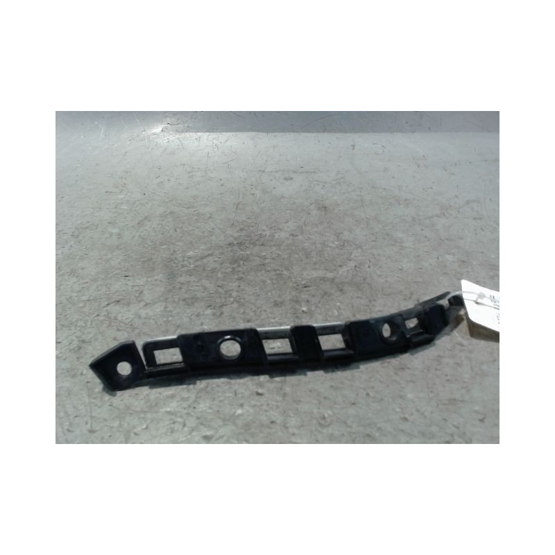SUPPORT PARE-CHOC ARG MERCEDES CLASSE A 2004-