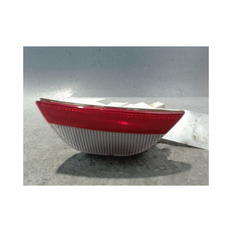 FEU RECUL DROIT FORD FOCUS 98-04
