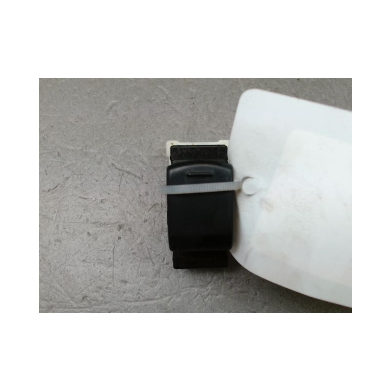 COMMANDE LEVE-GLACE PORTE AVD NISSAN MICRA 2009-