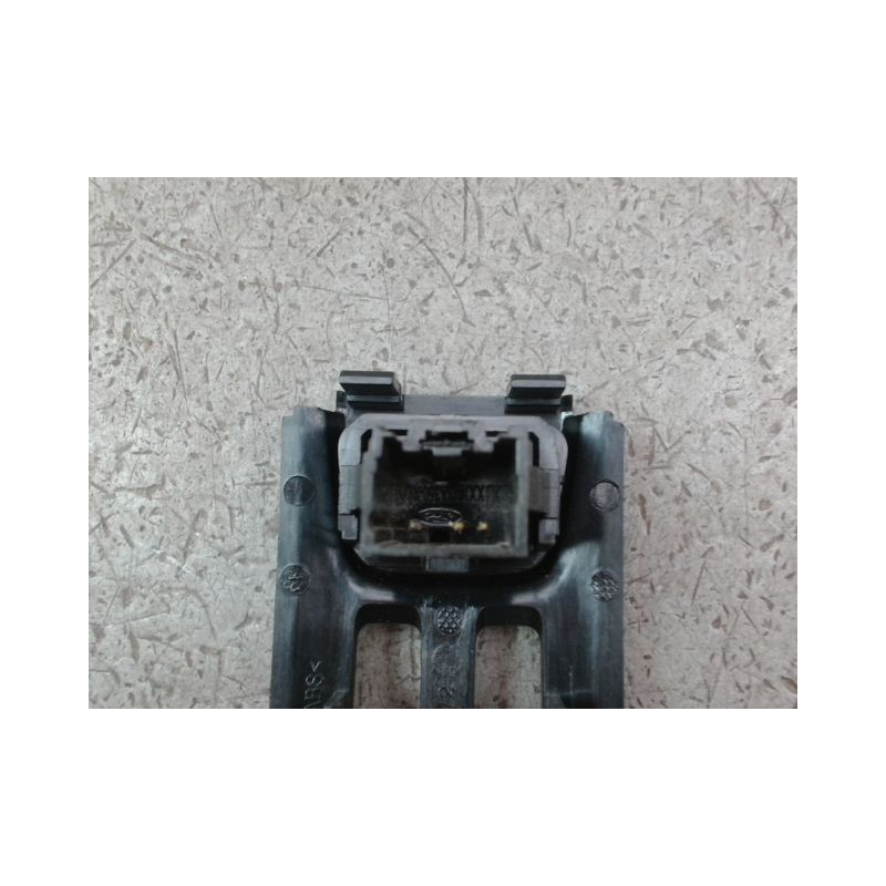 BOUTON DE WARNING FORD FIESTA 2010-