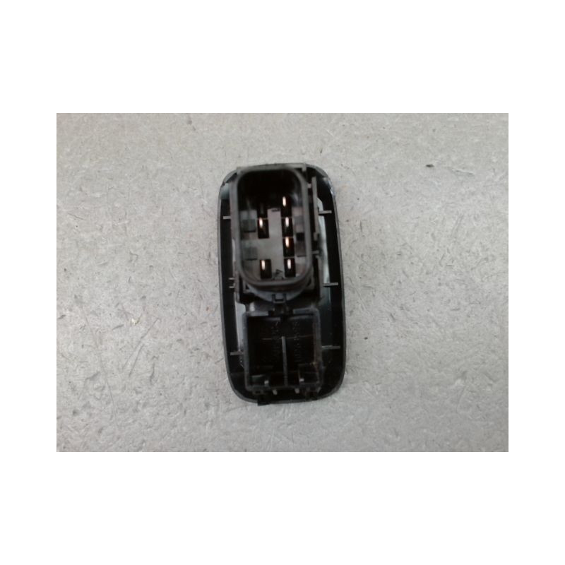 COMMANDE LEVE-GLACE PORTE AVD FORD KA+