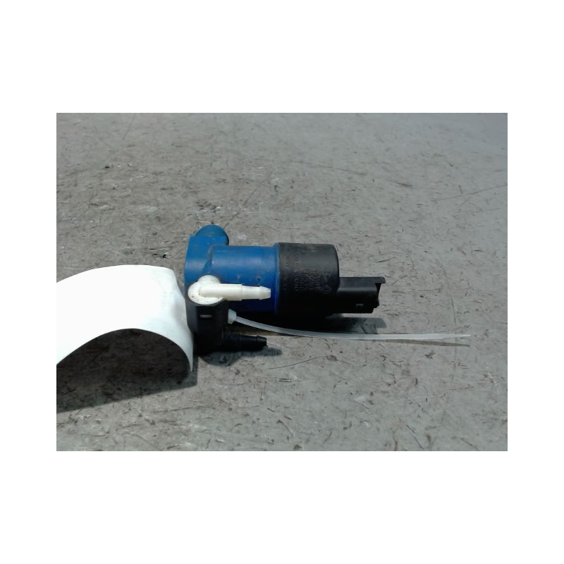 POMPE LAVE-GLACE AVANT RENAULT CLIO III 2009-