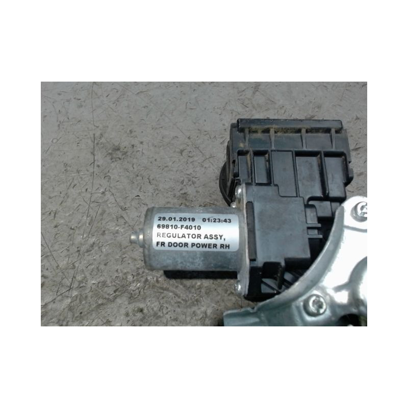 MECANISME+MOTEUR LEVE-GLACE AVANT DROIT TOYOTA C-HR