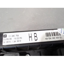 BOITE A FUSIBLES OPEL ASTRA 2004-