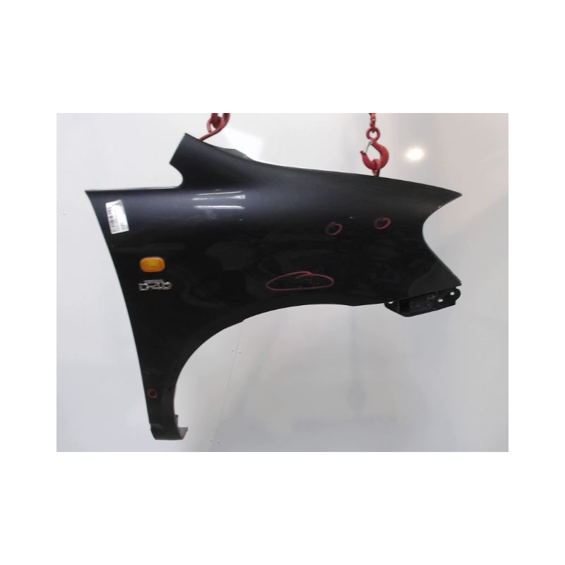 AILE AVANT DROIT TOYOTA AVENSIS VERSO 01-03