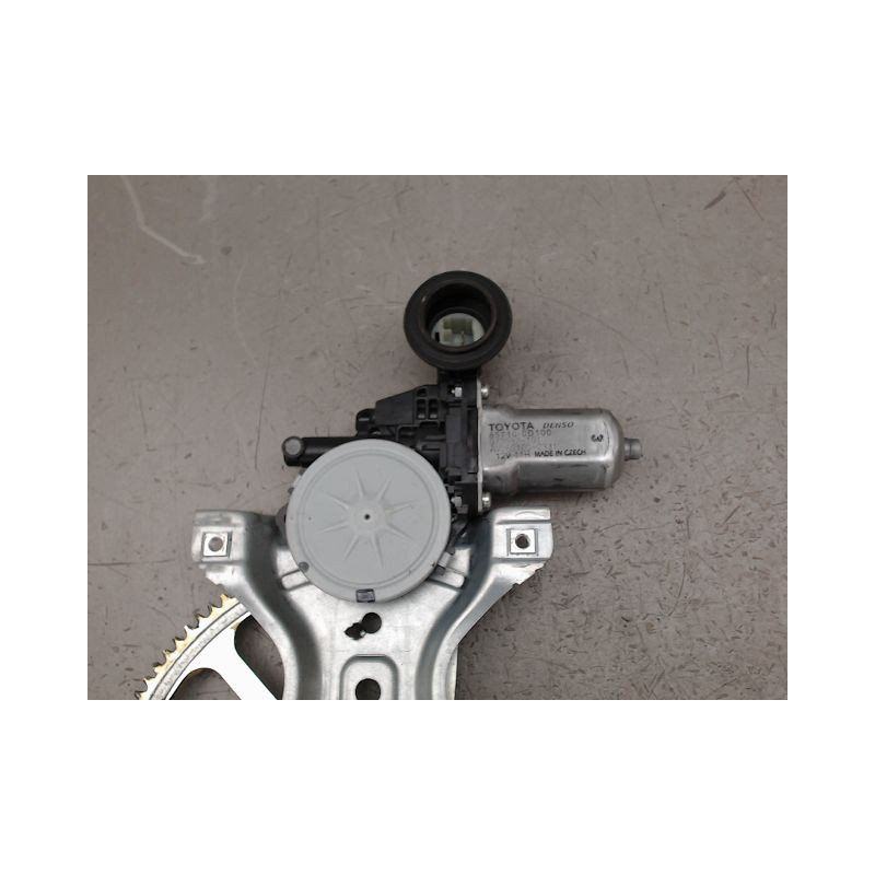 MECANISME LEVE-GLACE AVANT DROIT TOYOTA YARIS