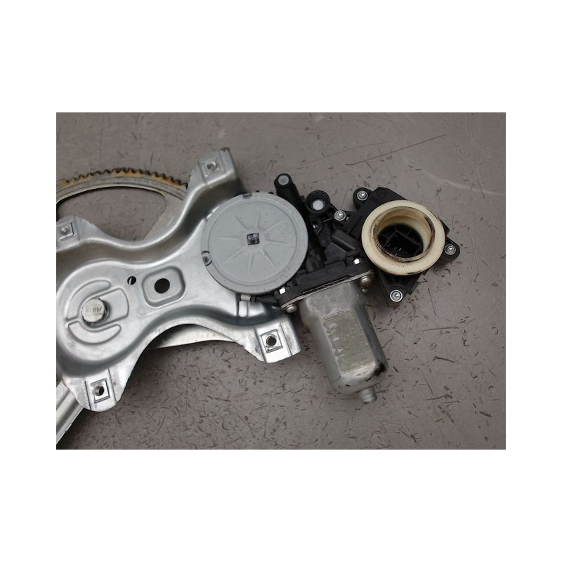 MECANISME LEVE-GLACE AVANT DROIT TOYOTA AURIS