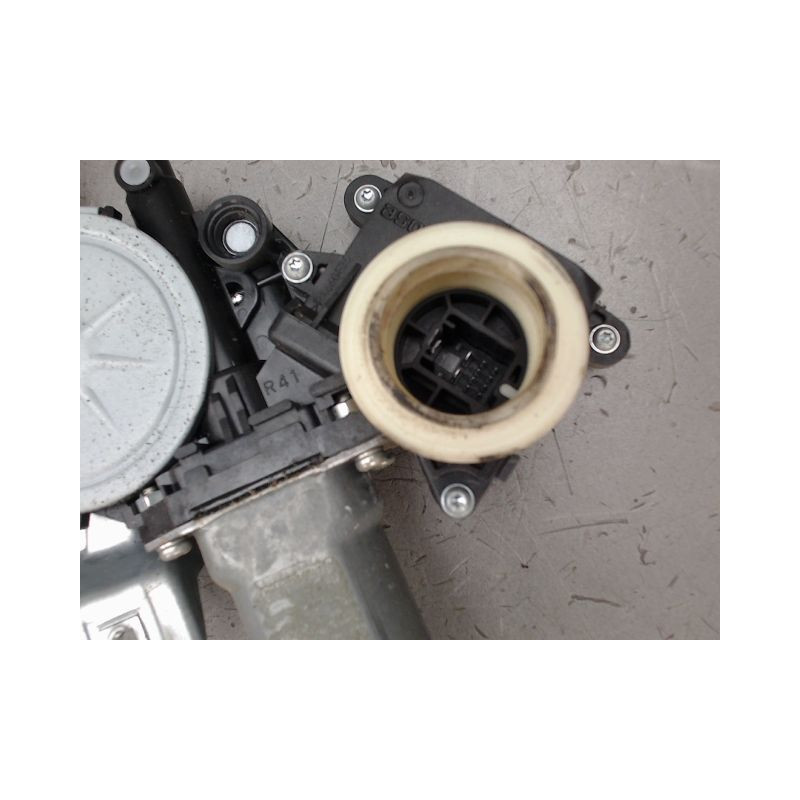 MECANISME LEVE-GLACE AVANT DROIT TOYOTA AURIS