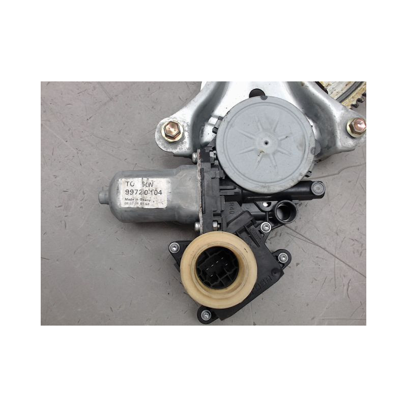MECANISME LEVE-GLACE AVANT DROIT TOYOTA COROLLA