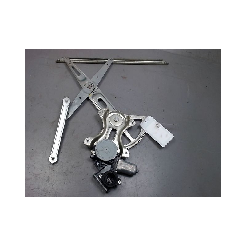MECANISME+MOTEUR LEVE-GLACE AVANT GAUCHE TOYOTA RAV4 2006