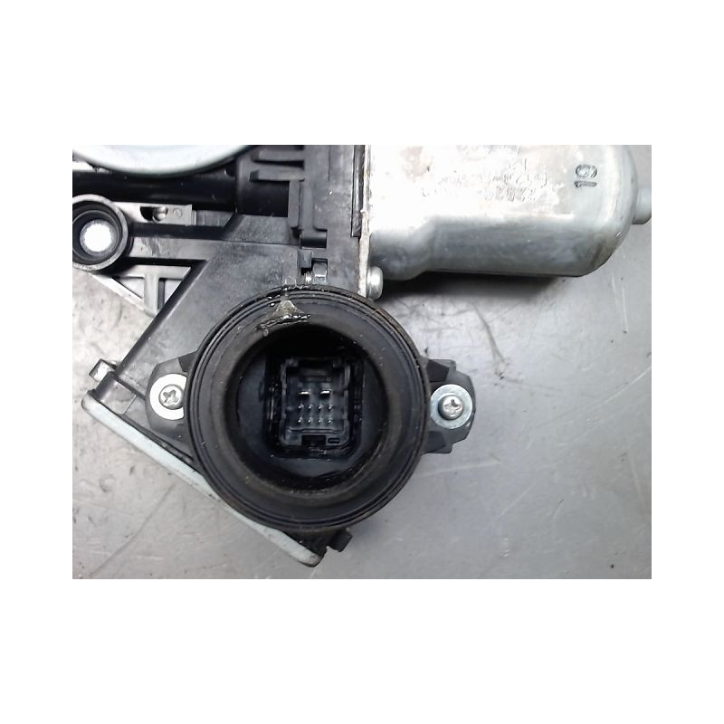 MECANISME+MOTEUR LEVE-GLACE AVANT GAUCHE TOYOTA RAV4 2006