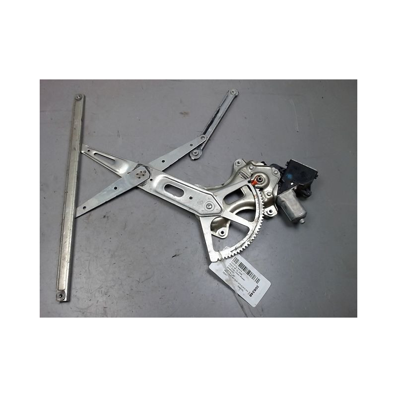 MECANISME+MOTEUR LEVE-GLACE AVANT GAUCHE TOYOTA RAV4 2006