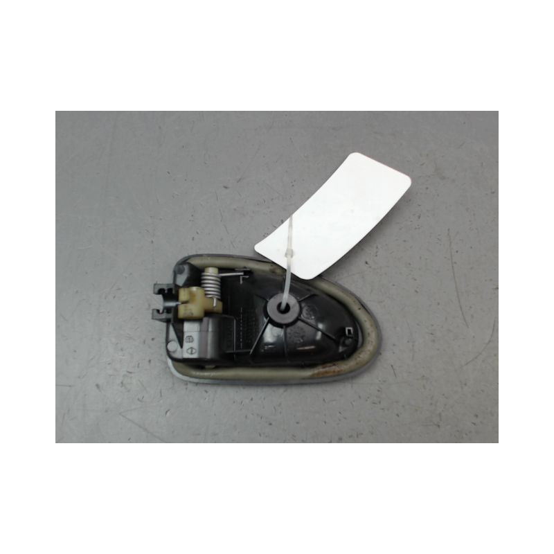 POIGNEE INTERIEURE PORTE AVANT DROIT RENAULT TRAFIC FG II Phase 1 -1000- CRT 2002-2006