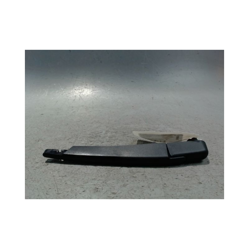 BRAS ESSUIE-GLACE ARRIERE DACIA SANDERO 2008-