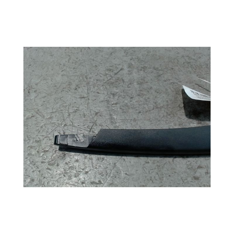 BRAS ESSUIE-GLACE ARRIERE DACIA SANDERO 2008-