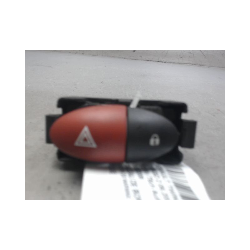 BOUTON DE WARNING RENAULT TWINGO 2 2007-