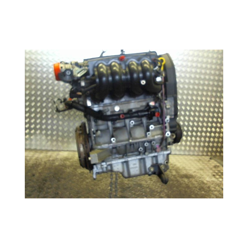 MOTEUR ESSENCE M.G. ZR 105