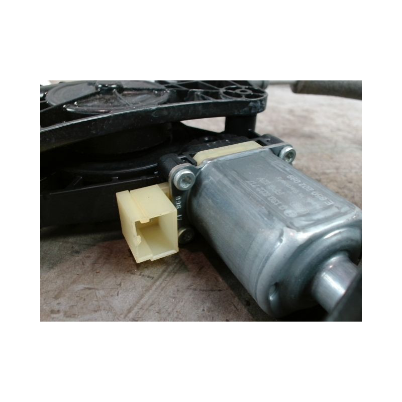 MECANISME+MOTEUR LEVE-GLACE AVANT GAUCHE SKODA KODIAQ