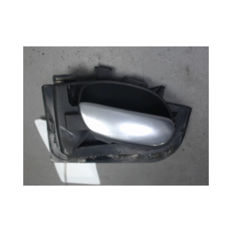 POIGNEE INTERIEURE PORTE AVANT GAUCHE PEUGEOT 206 SW 02-06